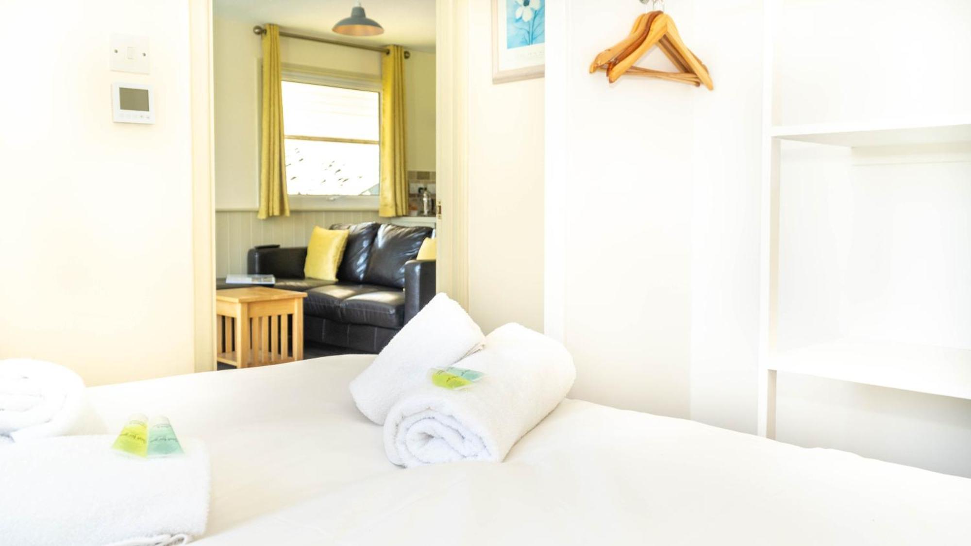 Ta Mill Cottages & Lodges - Meadowview Chalet 1 لاونسستون المظهر الخارجي الصورة